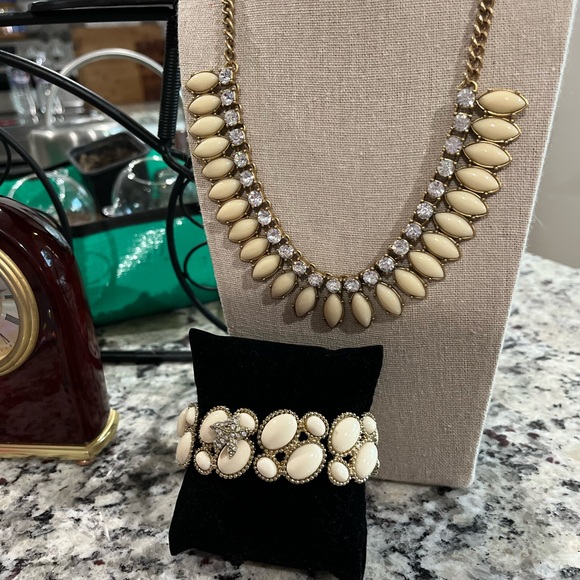 N321 VINTAGE 90s J. Crew Rich Ivory Statement Necklace 18" w/ ext AND BRACELET - Picture 6 of 6